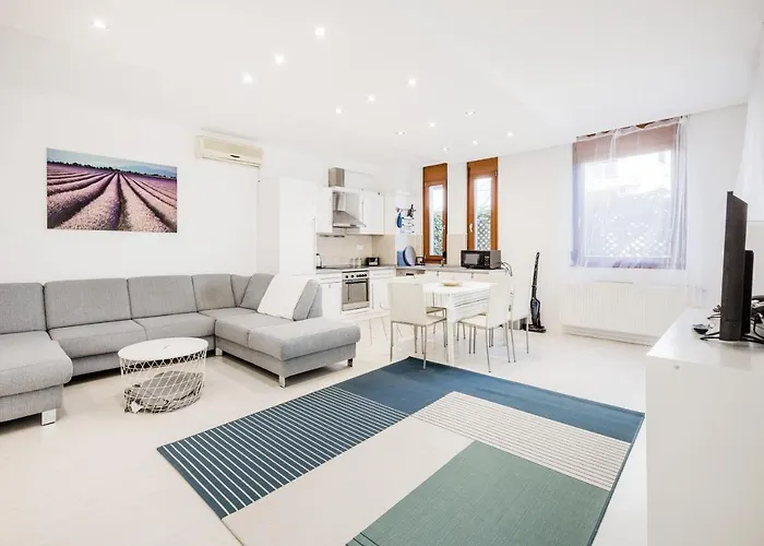 Kleo Apartment